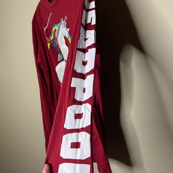 Deadpool Graphic Shirt - Picture 4 of 5